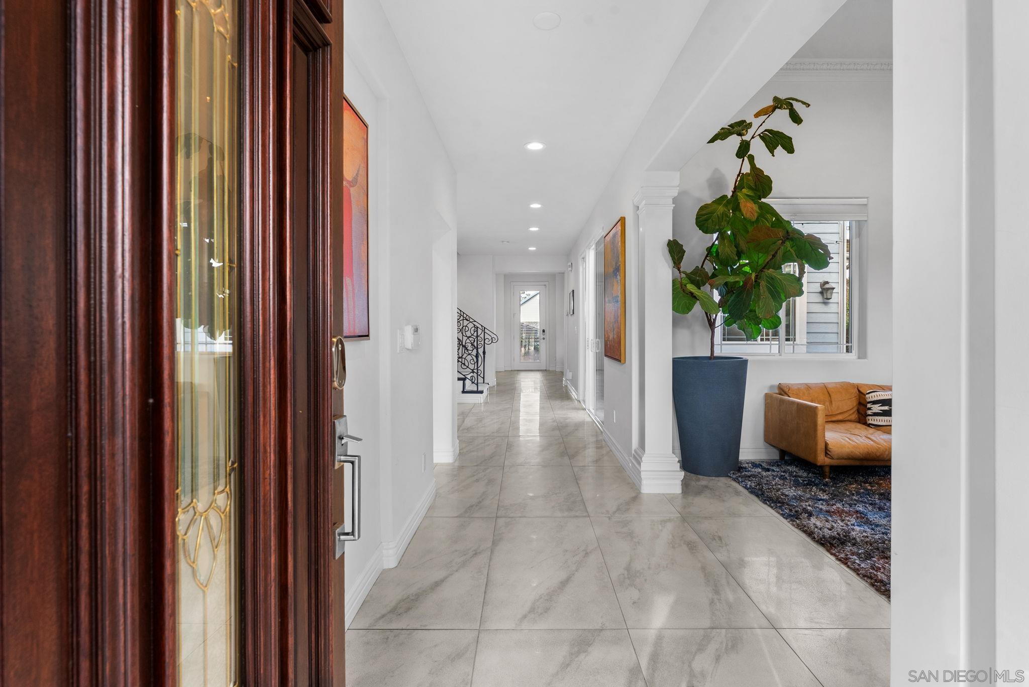 Detail Gallery Image 5 of 55 For 1550  Morenci St, San Diego,  CA 92110 - 5 Beds | 4 Baths