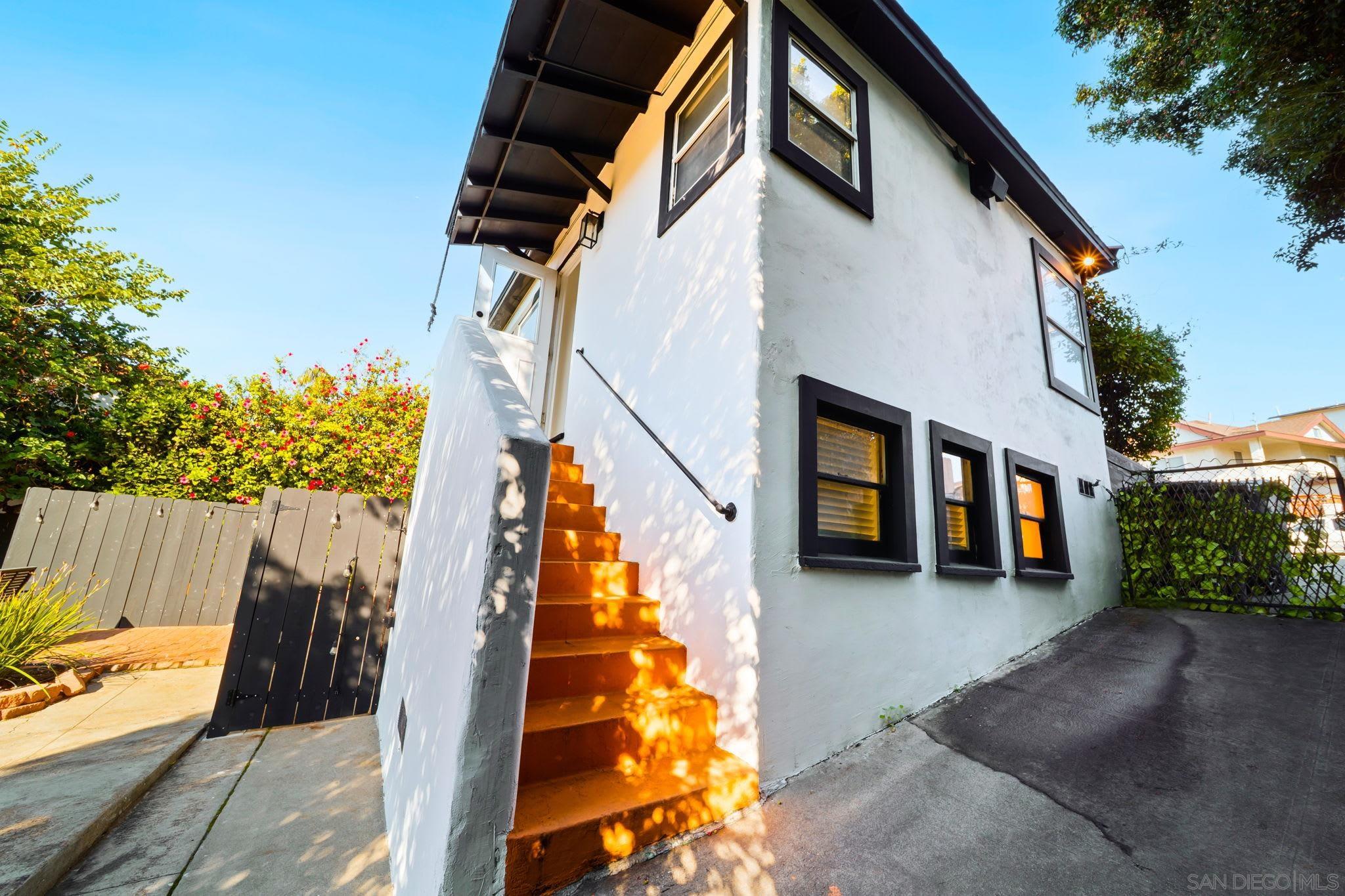 Detail Gallery Image 10 of 12 For 2154-B  Union St, San Diego,  CA 92101 - 1 Beds | 1 Baths