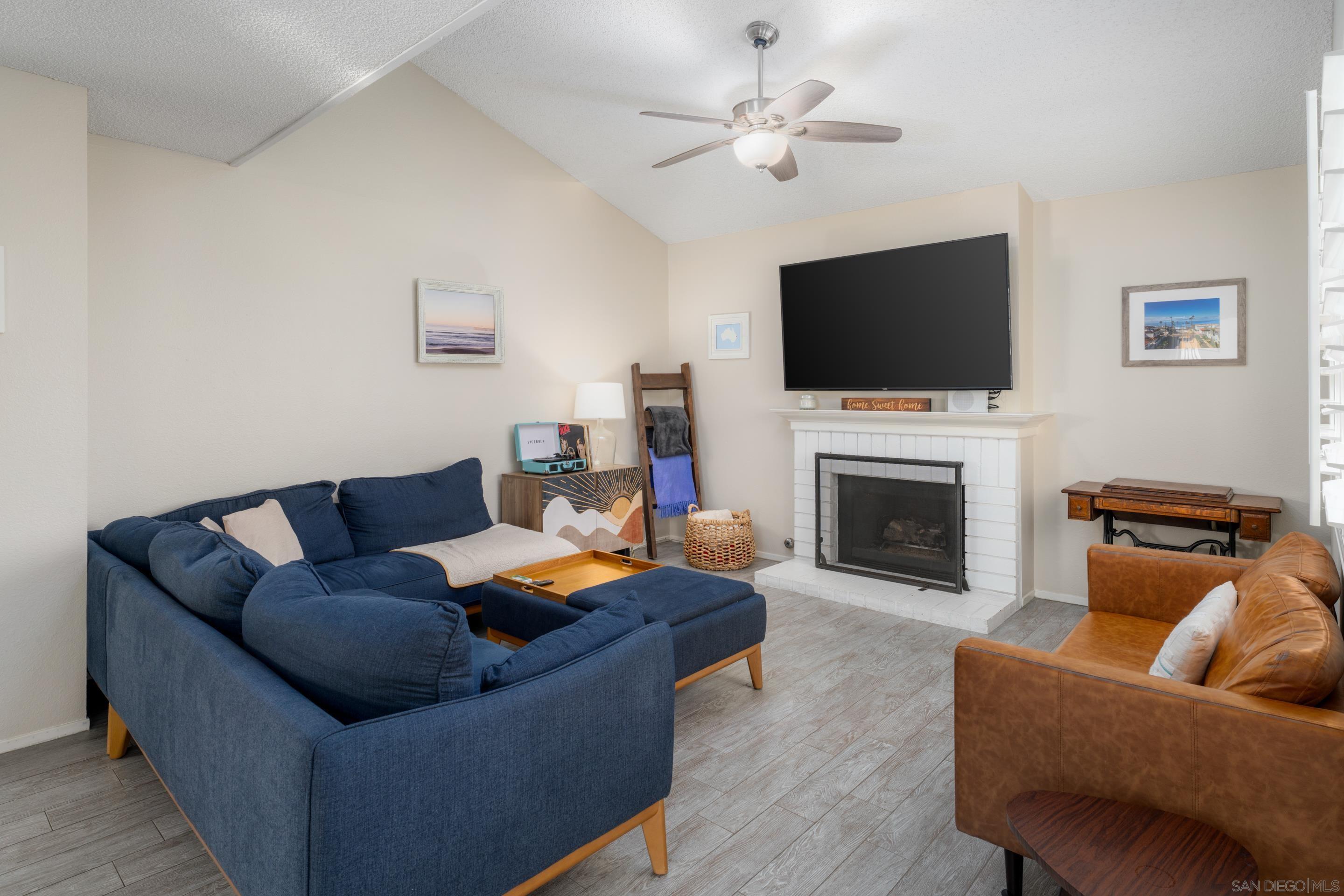 Detail Gallery Image 15 of 24 For 1237  Chambord Court, Oceanside,  CA 92054 - 3 Beds | 2 Baths