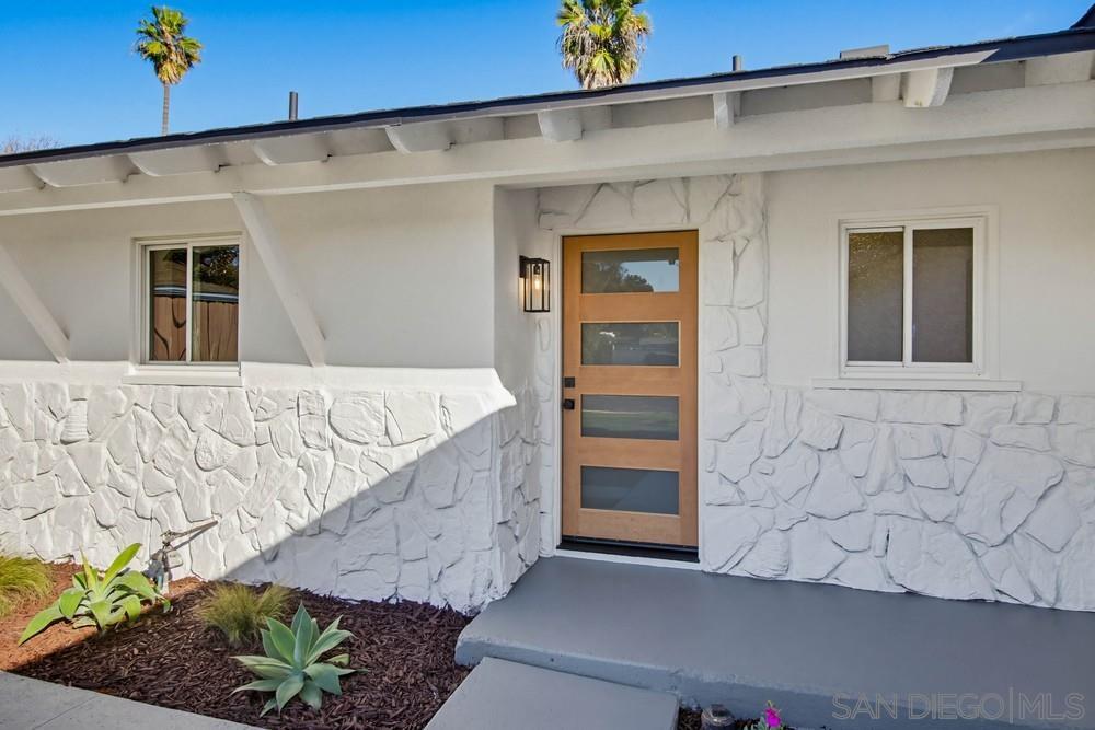 Detail Gallery Image 5 of 30 For 13015  Carriage Rd, Poway,  CA 92064 - 4 Beds | 2 Baths