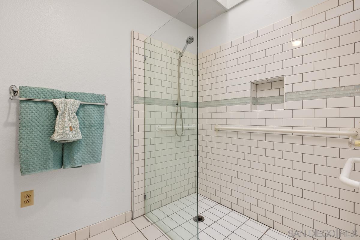 Detail Gallery Image 13 of 23 For 1768  Solana Glen, Escondido,  CA 92026 - 2 Beds | 2 Baths