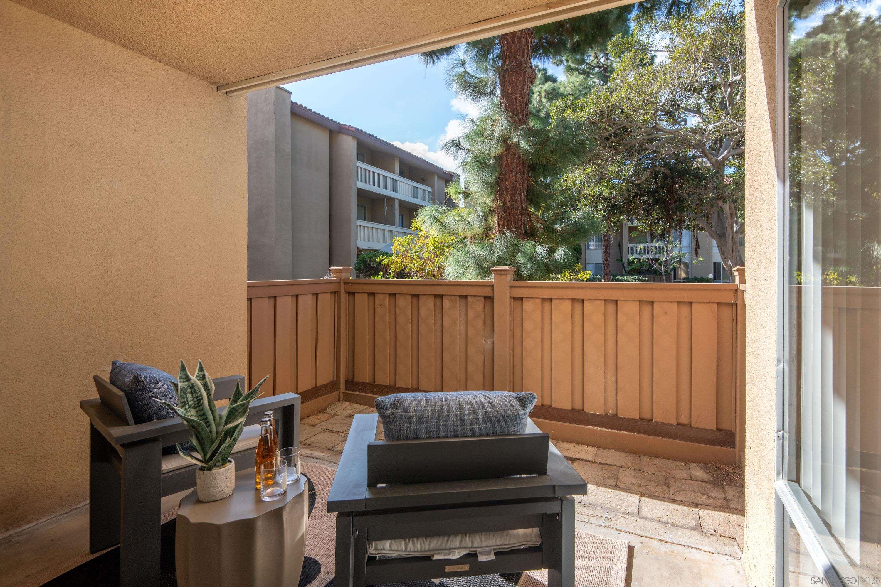 Detail Gallery Image 4 of 22 For 1885  Diamond St  #132,  San Diego,  CA 92109 - 2 Beds | 2 Baths