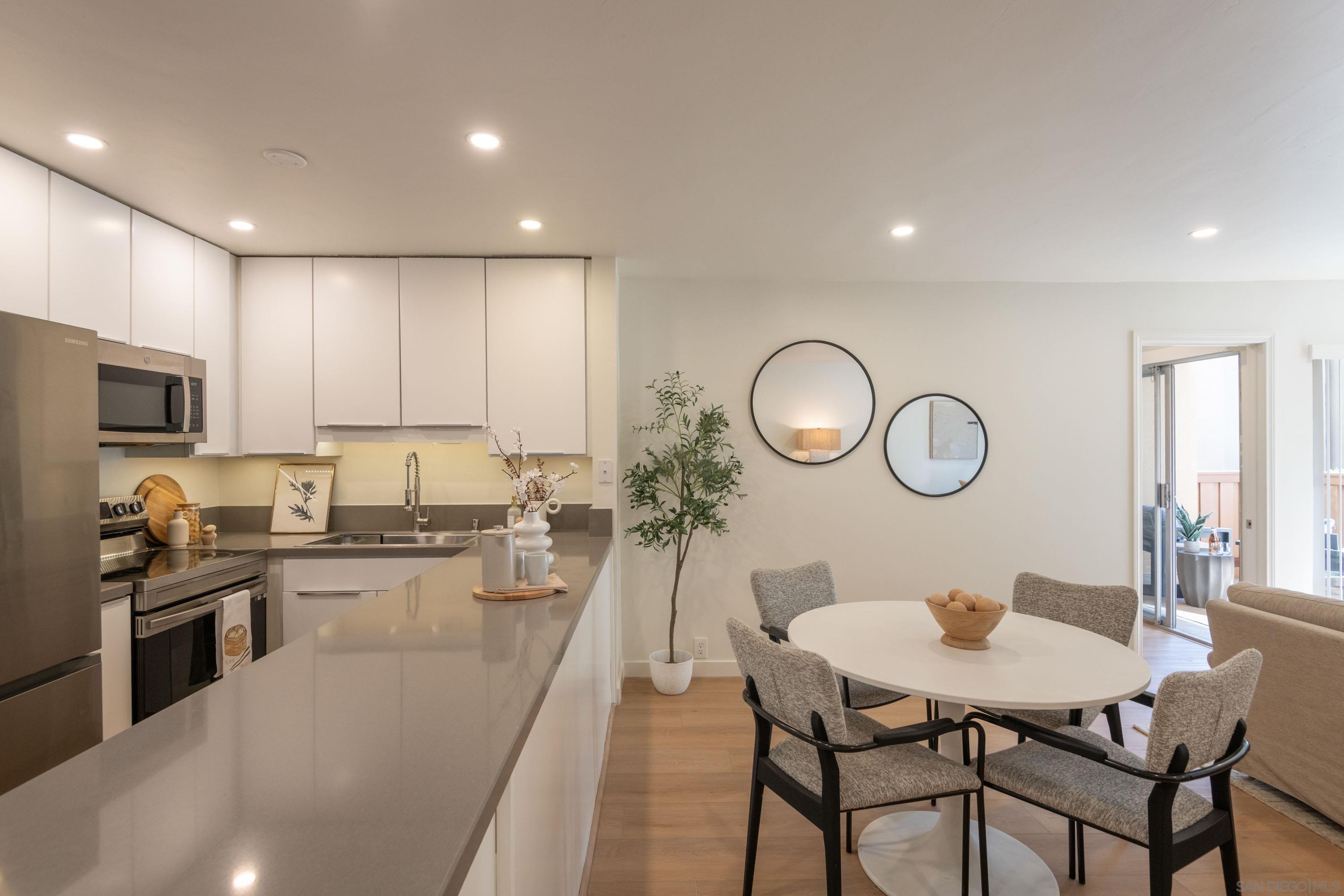 Detail Gallery Image 8 of 22 For 1885  Diamond St  #132,  San Diego,  CA 92109 - 2 Beds | 2 Baths