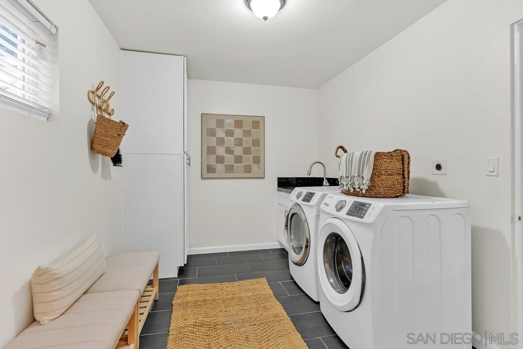 Detail Gallery Image 12 of 43 For 2167  Sunset Dr, Escondido,  CA 92025 - 5 Beds | 2/1 Baths