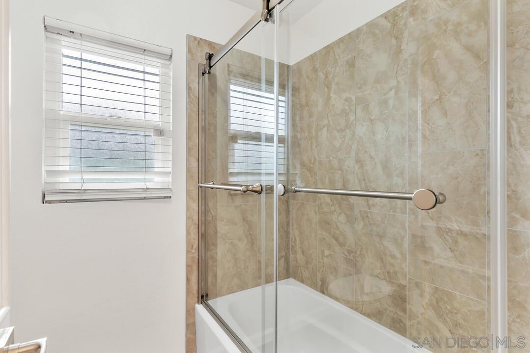 Detail Gallery Image 19 of 43 For 2167  Sunset Dr, Escondido,  CA 92025 - 5 Beds | 2/1 Baths