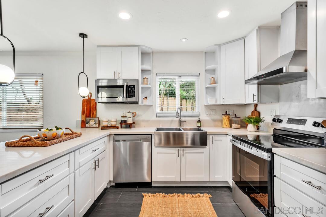 Detail Gallery Image 6 of 43 For 2167  Sunset Dr, Escondido,  CA 92025 - 5 Beds | 2/1 Baths