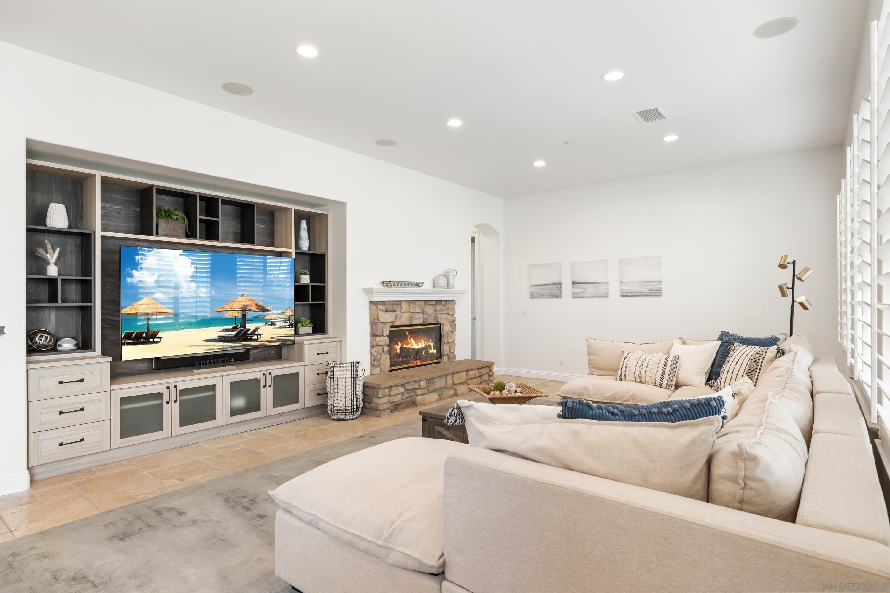 Detail Gallery Image 18 of 36 For 10055  Winecrest Rd, San Diego,  CA 92127 - 7 Beds | 5/1 Baths