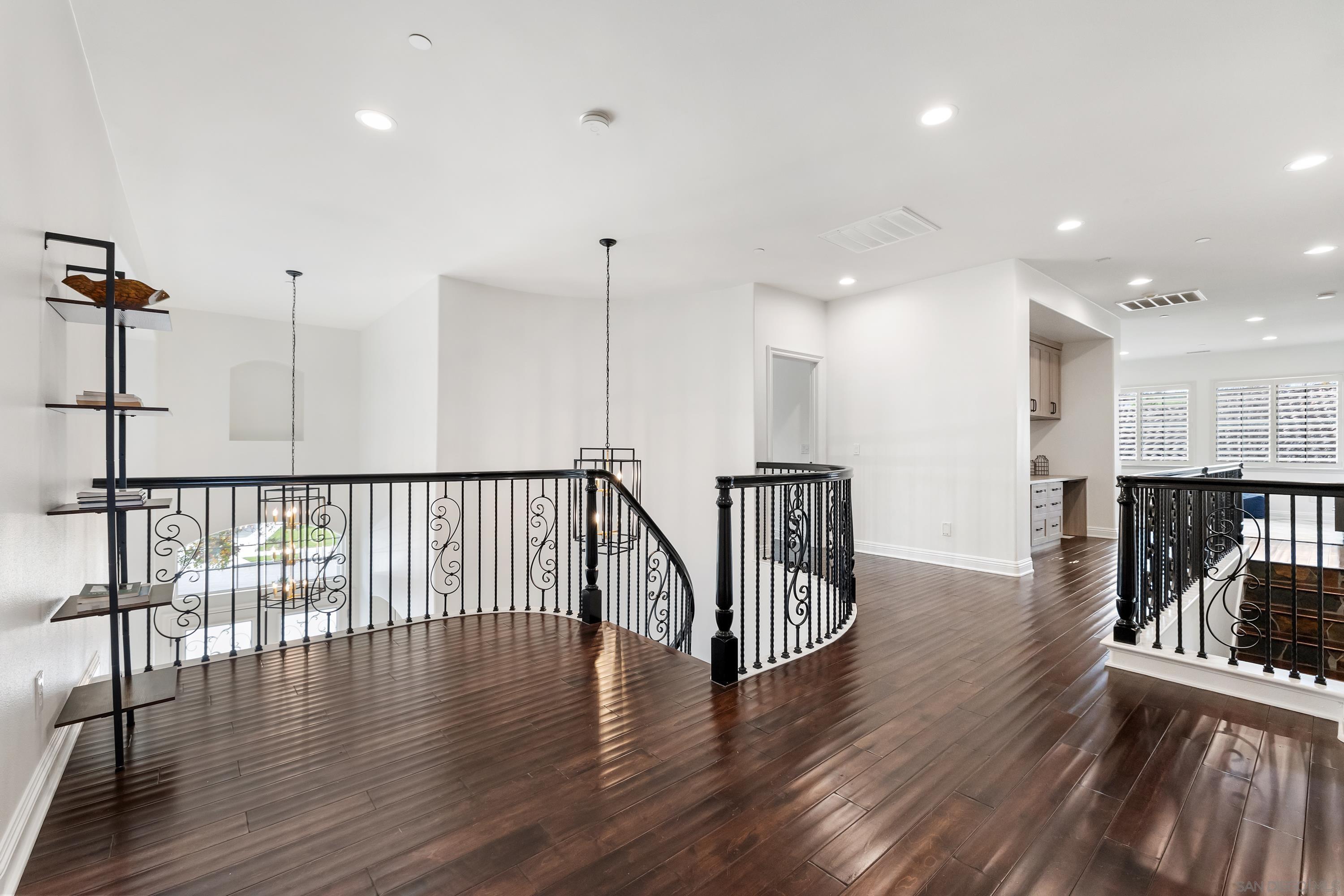 Detail Gallery Image 21 of 36 For 10055  Winecrest Rd, San Diego,  CA 92127 - 7 Beds | 5/1 Baths