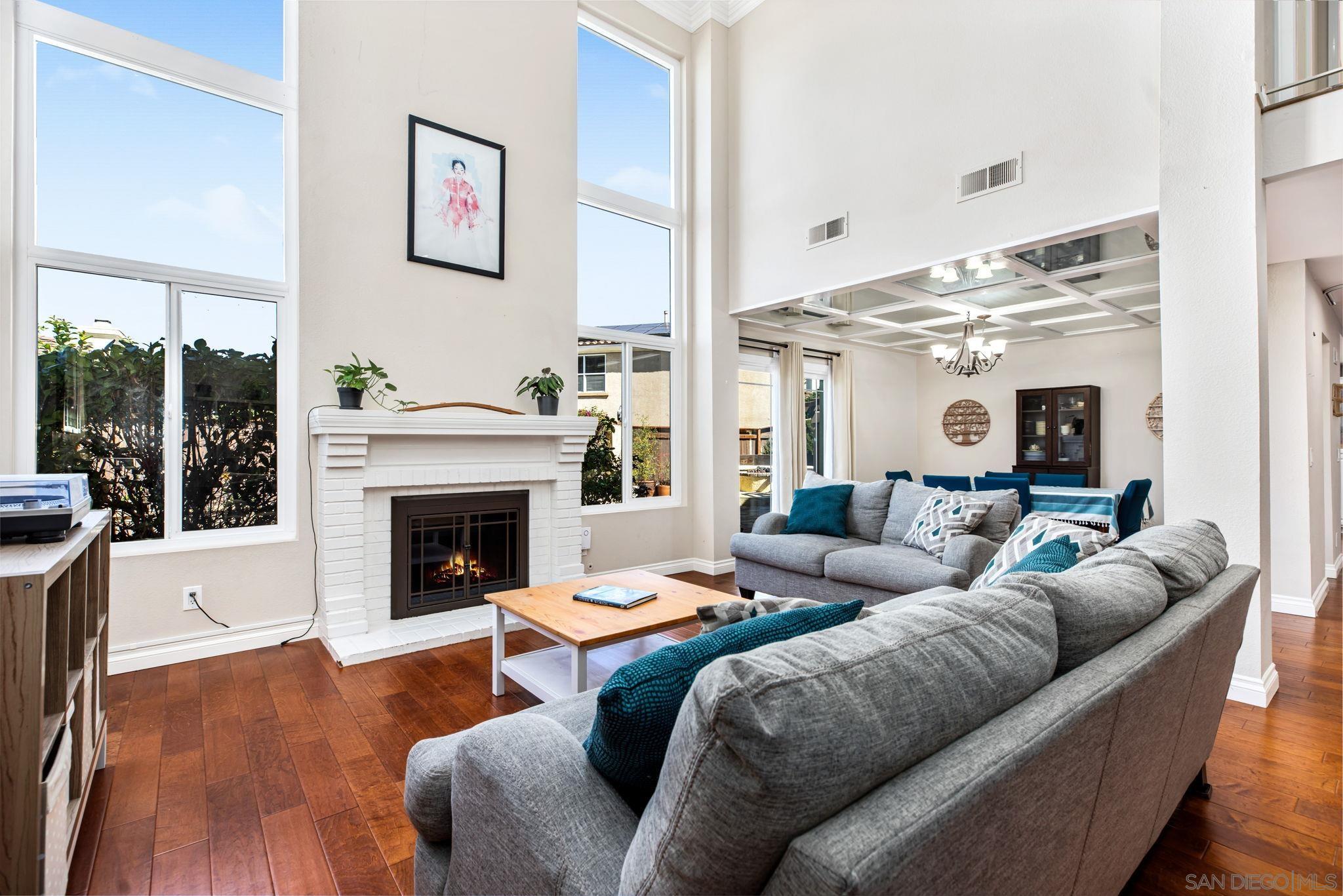 Detail Gallery Image 2 of 38 For 12434  Cloudesly Dr, San Diego,  CA 92128 - 6 Beds | 4/1 Baths