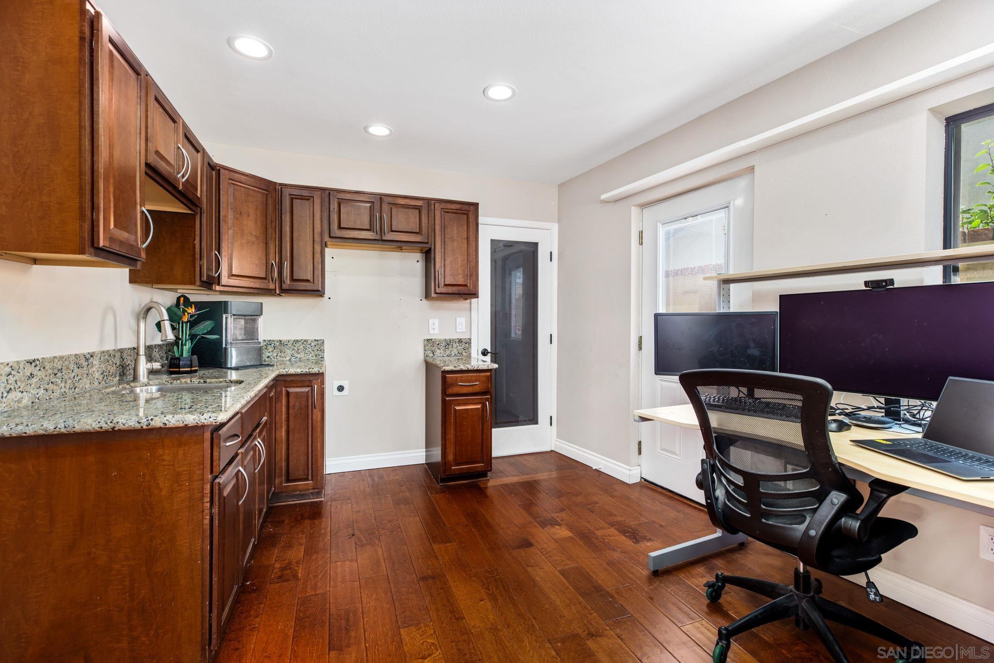 Detail Gallery Image 13 of 38 For 12434  Cloudesly Dr, San Diego,  CA 92128 - 6 Beds | 4/1 Baths