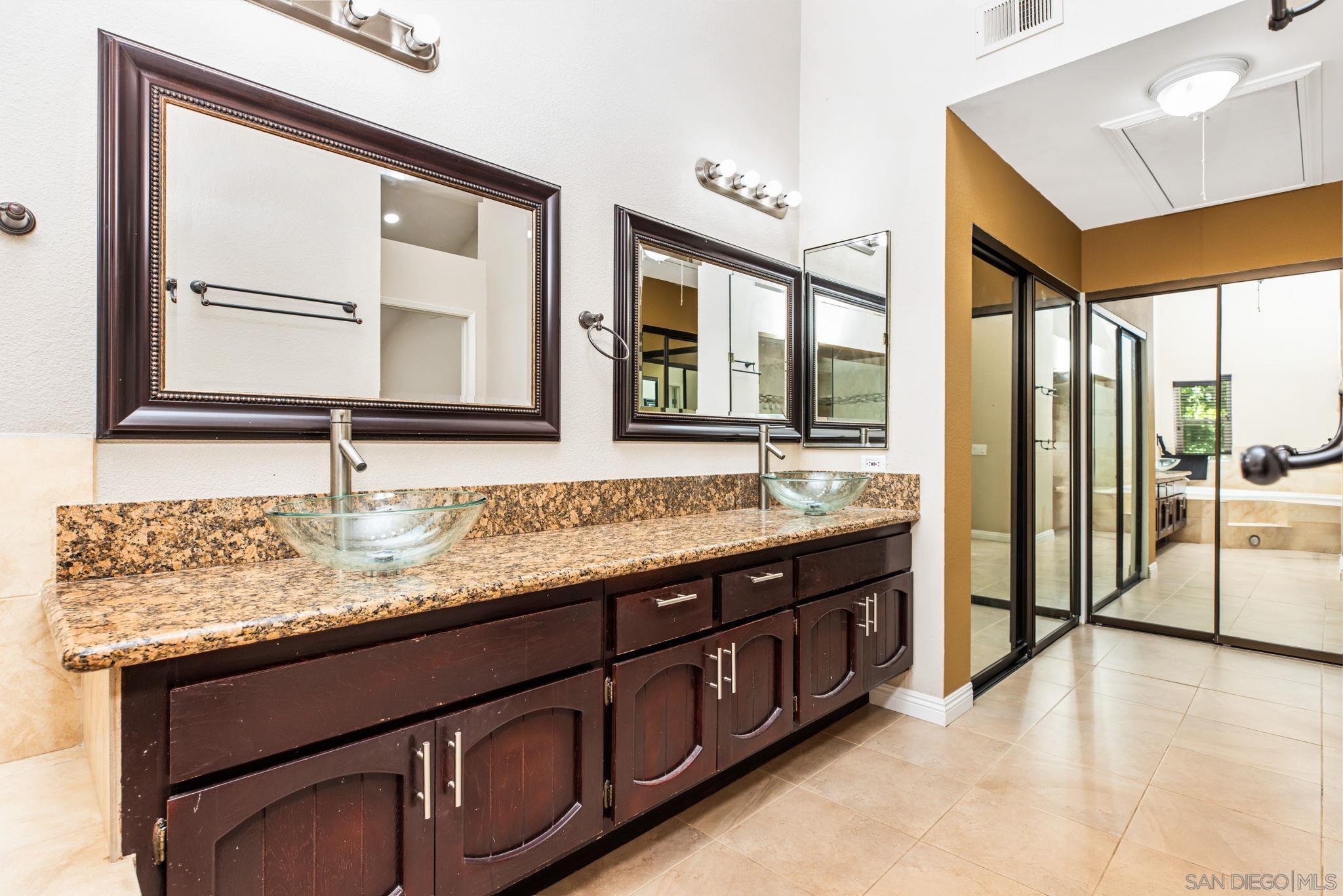 Detail Gallery Image 17 of 38 For 12434  Cloudesly Dr, San Diego,  CA 92128 - 6 Beds | 4/1 Baths