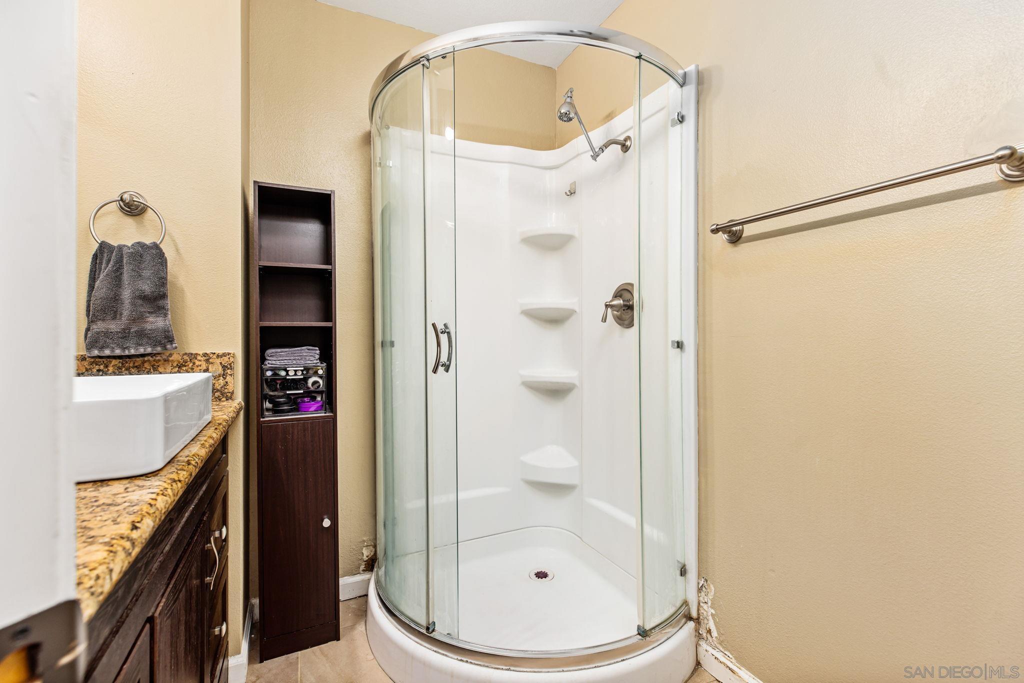 Detail Gallery Image 27 of 38 For 12434  Cloudesly Dr, San Diego,  CA 92128 - 6 Beds | 4/1 Baths