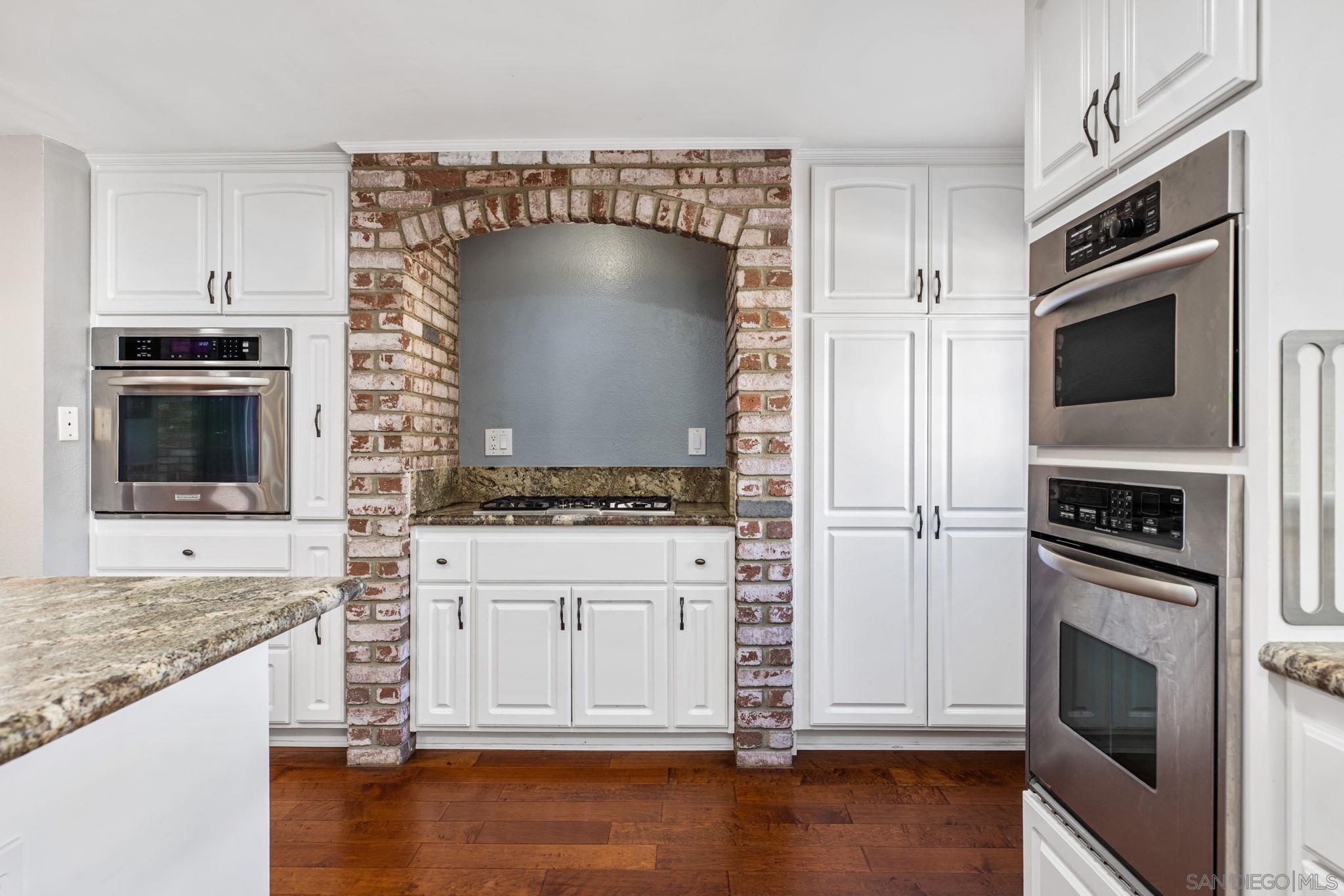 Detail Gallery Image 9 of 38 For 12434  Cloudesly Dr, San Diego,  CA 92128 - 6 Beds | 4/1 Baths