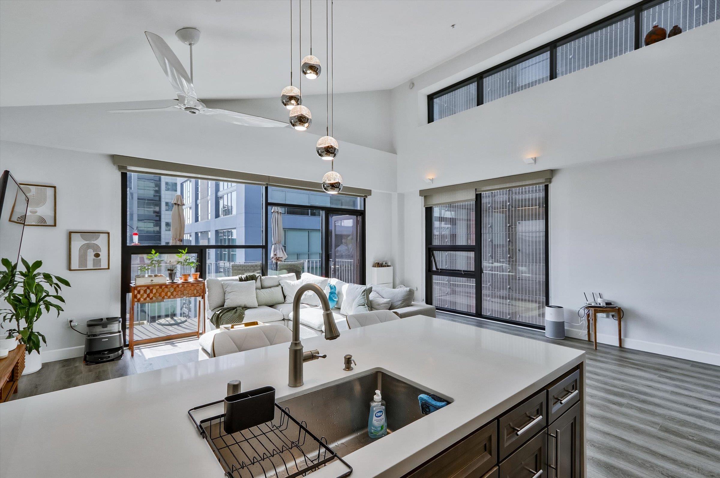 Detail Gallery Image 2 of 45 For 350  11th Ave  #922,  San Diego,  CA 92101 - 2 Beds | 2/1 Baths