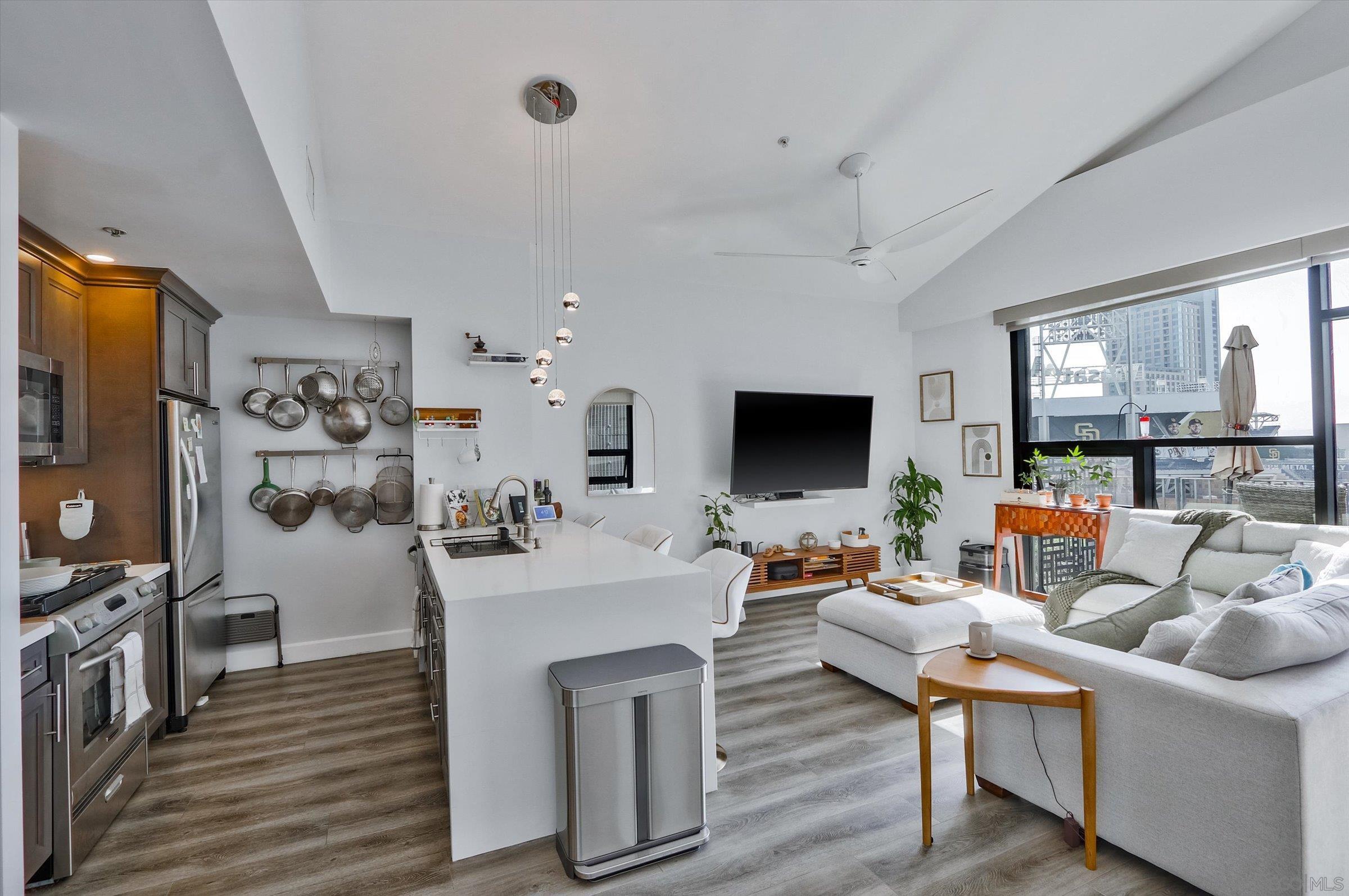 Detail Gallery Image 9 of 45 For 350  11th Ave  #922,  San Diego,  CA 92101 - 2 Beds | 2/1 Baths