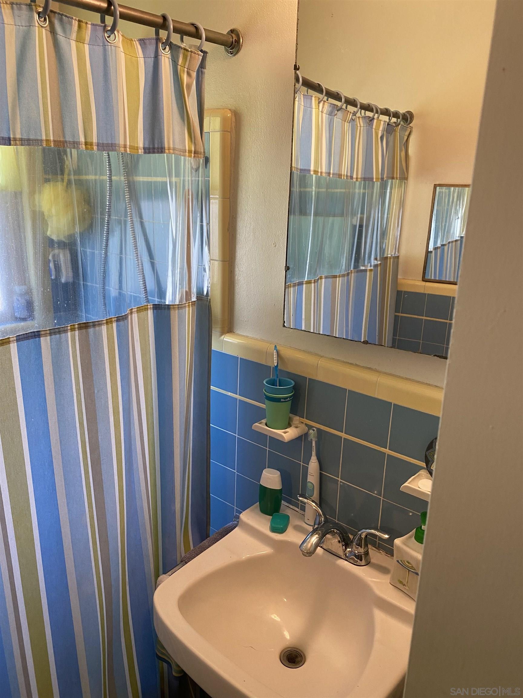 Detail Gallery Image 27 of 29 For 4755-57  Terrace Drive, San Diego,  CA 92116 - – Beds | – Baths