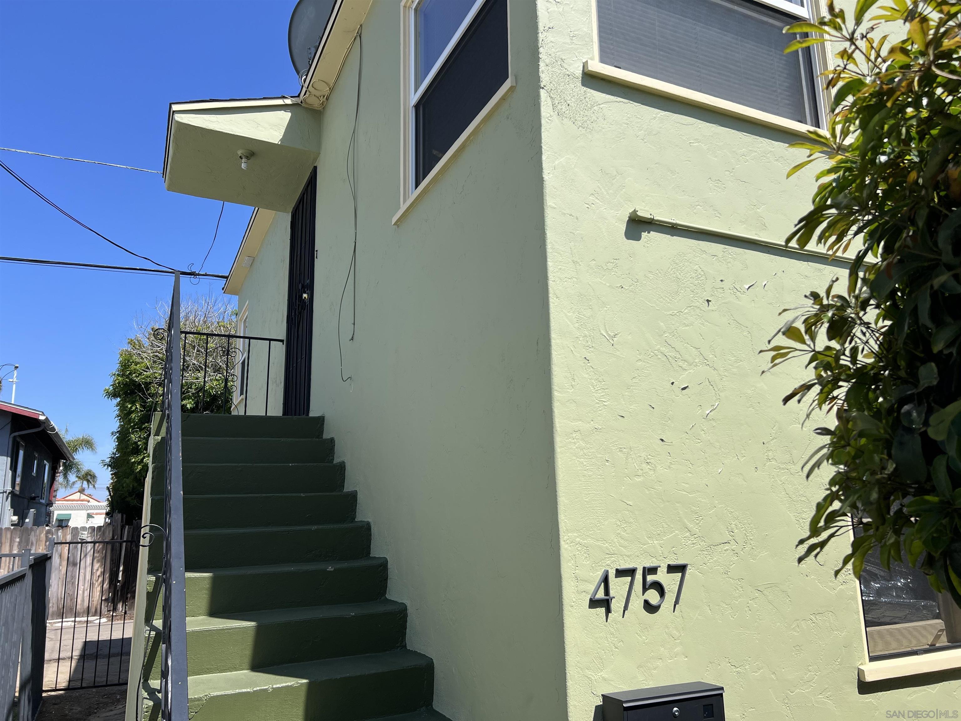 Detail Gallery Image 7 of 29 For 4755-57  Terrace Drive, San Diego,  CA 92116 - – Beds | – Baths