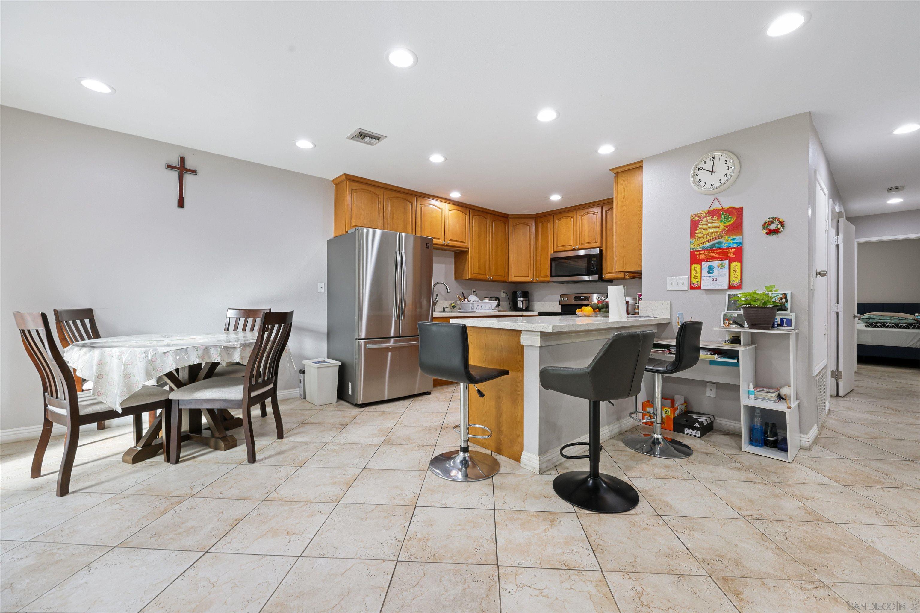 Detail Gallery Image 12 of 23 For 8035  Calle Fanita, Santee,  CA 92071 - 3 Beds | 2 Baths