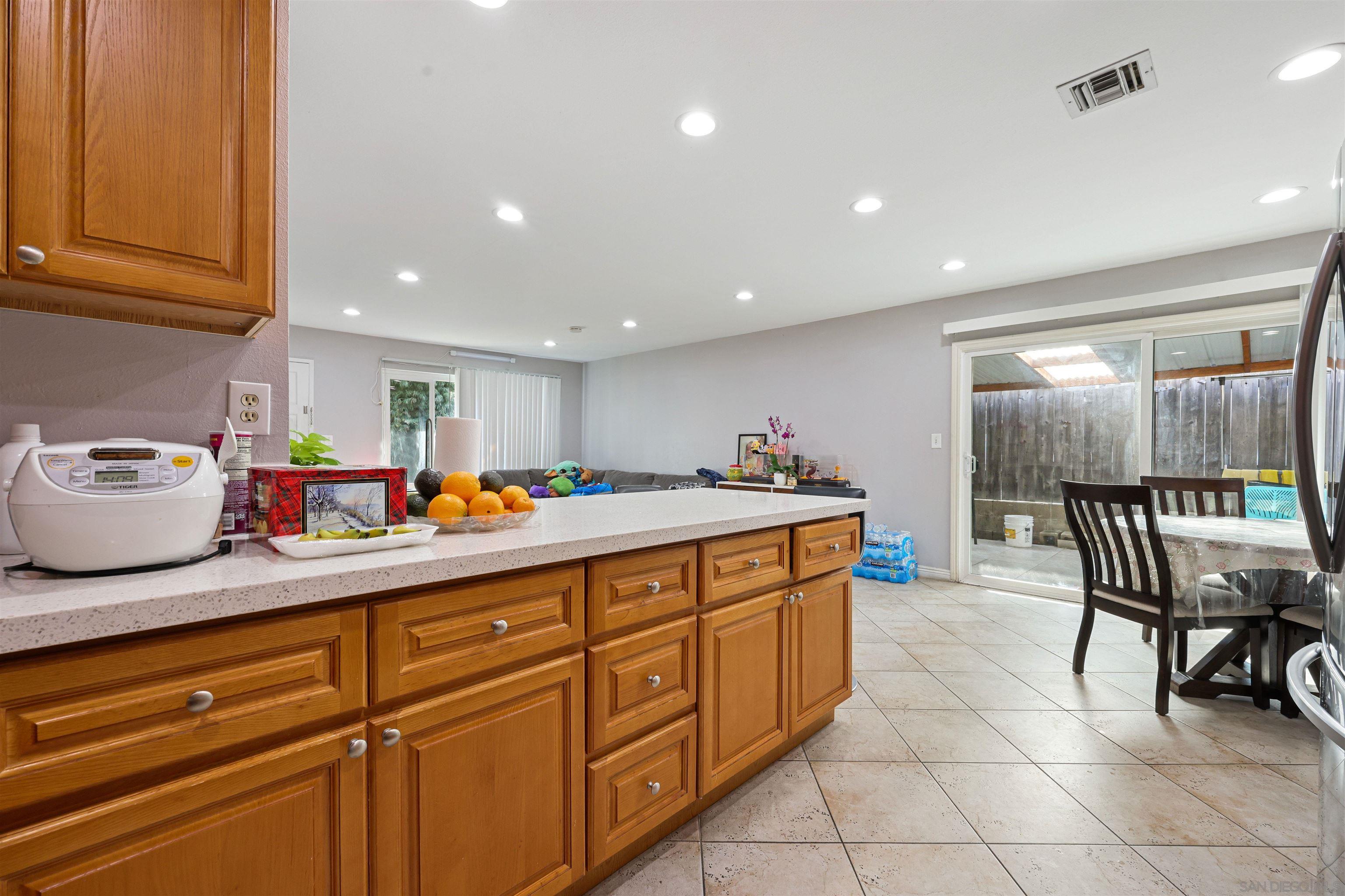 Detail Gallery Image 14 of 23 For 8035  Calle Fanita, Santee,  CA 92071 - 3 Beds | 2 Baths