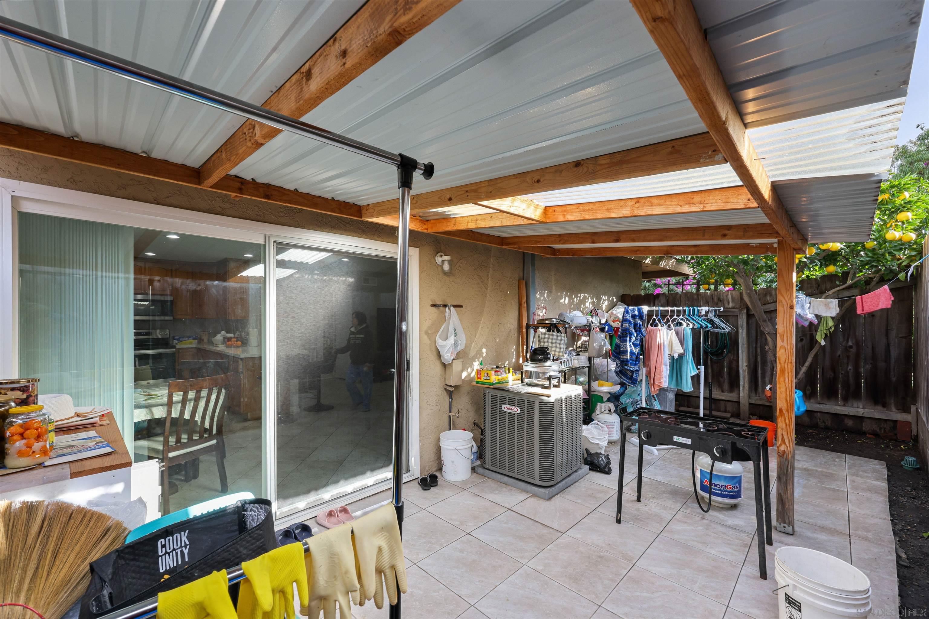 Detail Gallery Image 8 of 23 For 8035  Calle Fanita, Santee,  CA 92071 - 3 Beds | 2 Baths