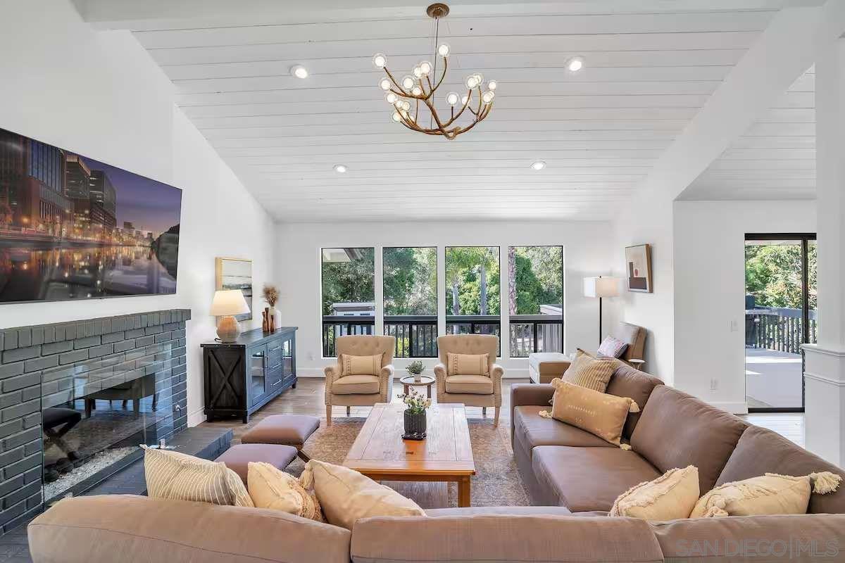 Detail Gallery Image 2 of 58 For 3550  Laketree Dr, Fallbrook,  CA 92028 - 4 Beds | 4/1 Baths