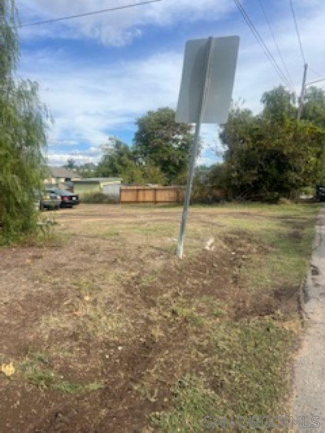 Detail Gallery Image 2 of 15 For 3605 S Barcelona St, Spring Valley,  CA 91977 - 3 Beds | 1 Baths