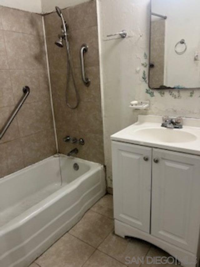 Detail Gallery Image 11 of 15 For 3605 S Barcelona St, Spring Valley,  CA 91977 - 3 Beds | 1 Baths