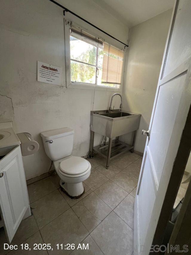 Detail Gallery Image 10 of 15 For 3605 S Barcelona St, Spring Valley,  CA 91977 - 3 Beds | 1 Baths