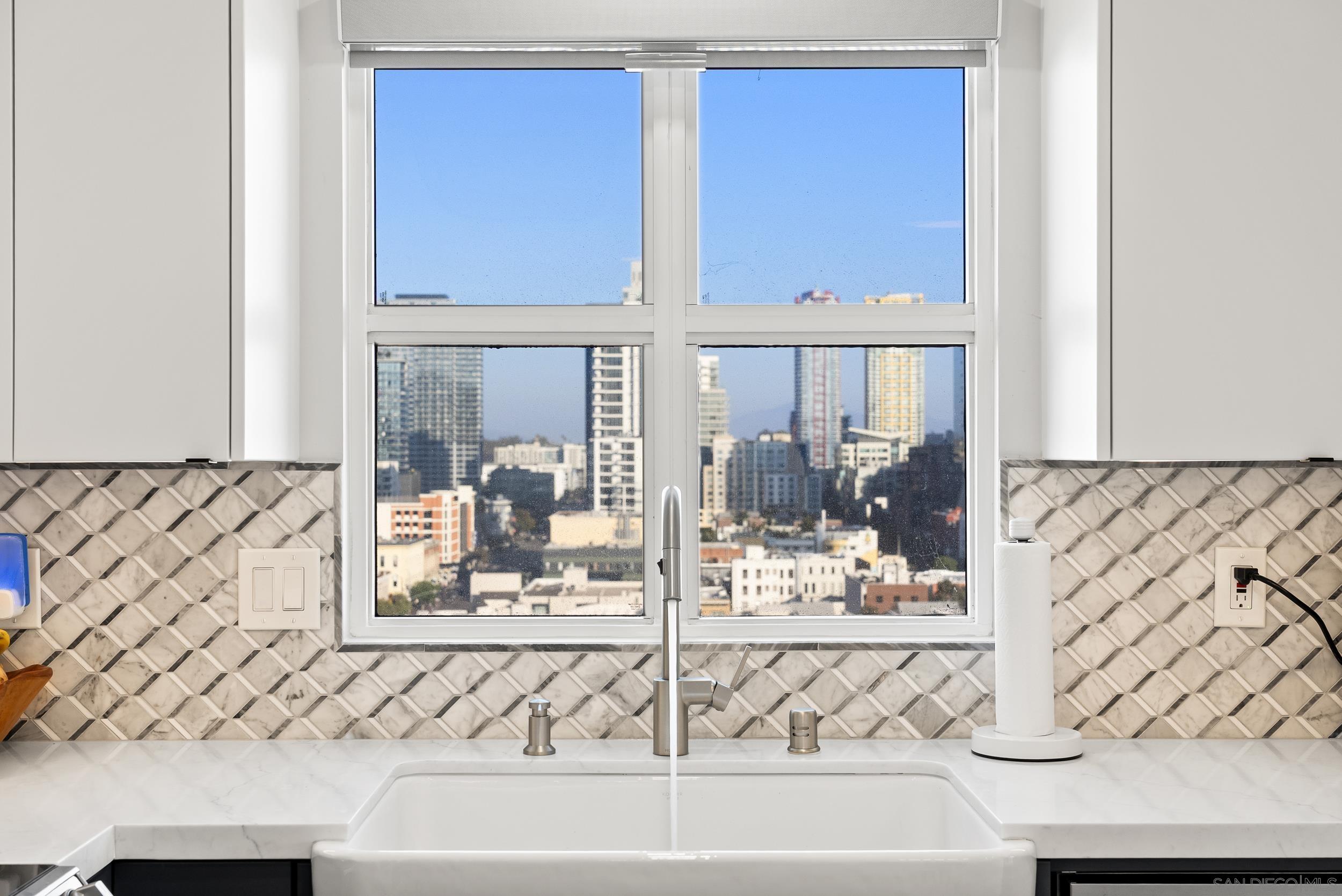 Detail Gallery Image 10 of 57 For 555  Front St.  #1302,  San Diego,  CA 92101 - 2 Beds | 2 Baths