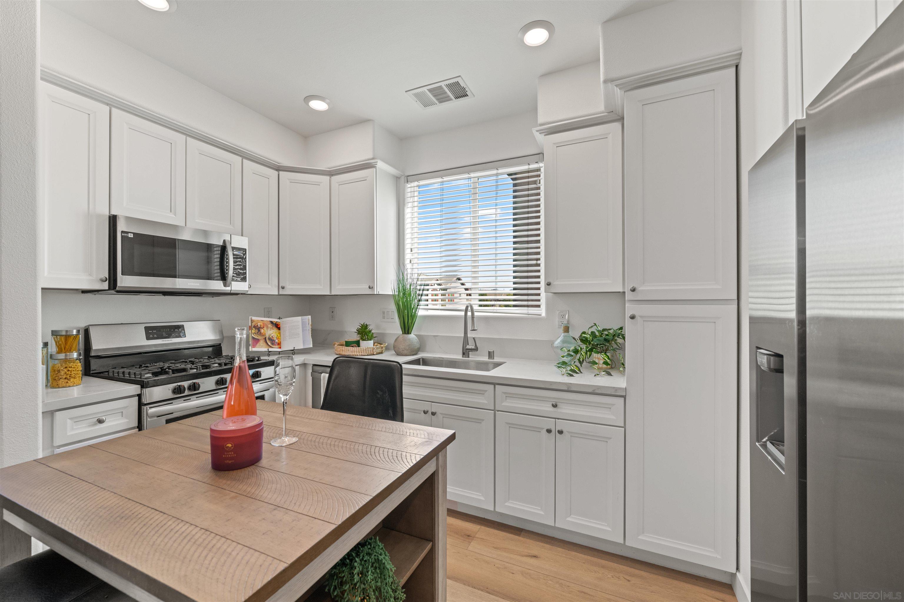 Detail Gallery Image 7 of 38 For 2770  Sparta Rd  #16,  Chula Vista,  CA 91915 - 2 Beds | 2/1 Baths