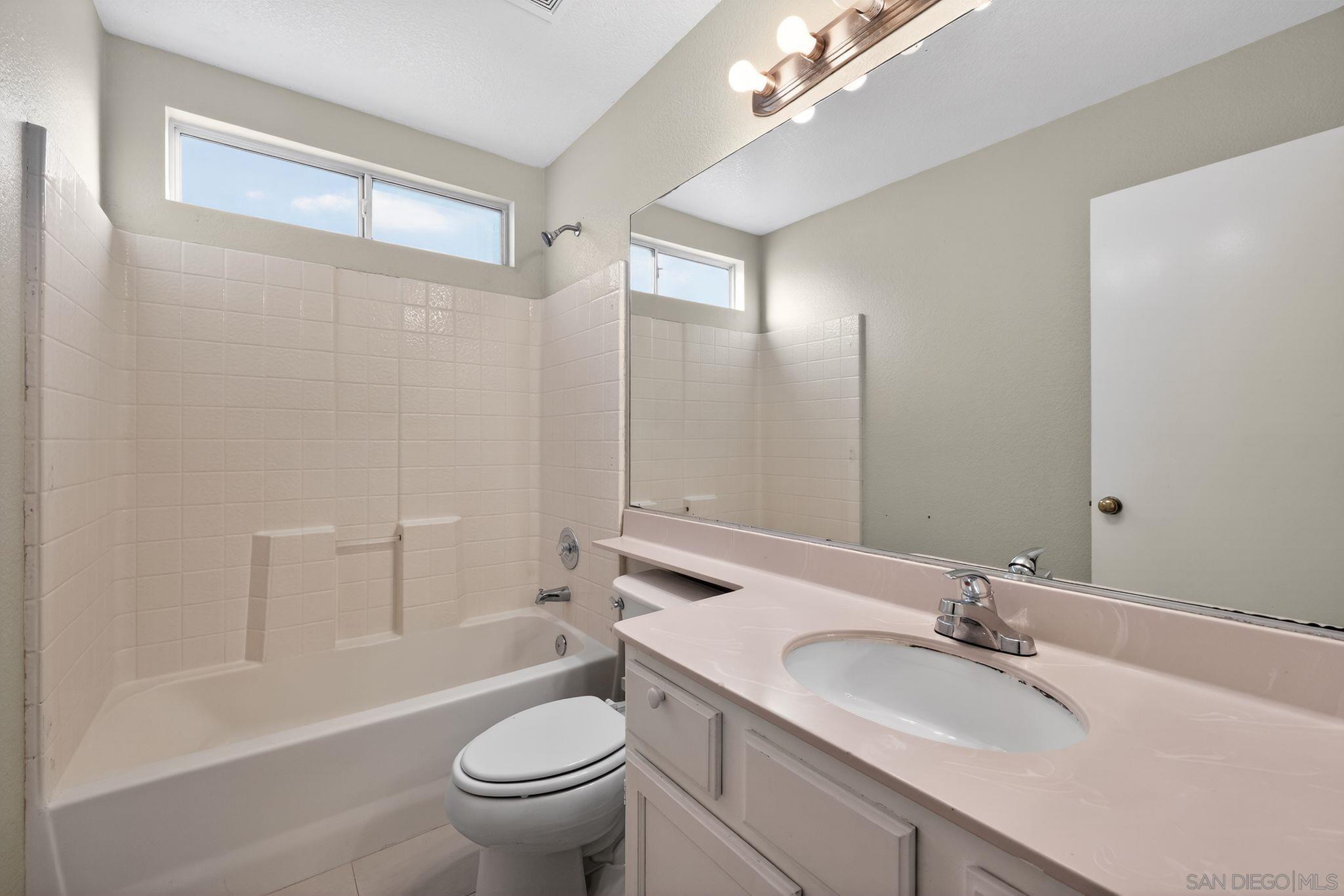 Detail Gallery Image 20 of 31 For 31850  via Barraza, Temecula,  CA 92592 - 3 Beds | 2 Baths