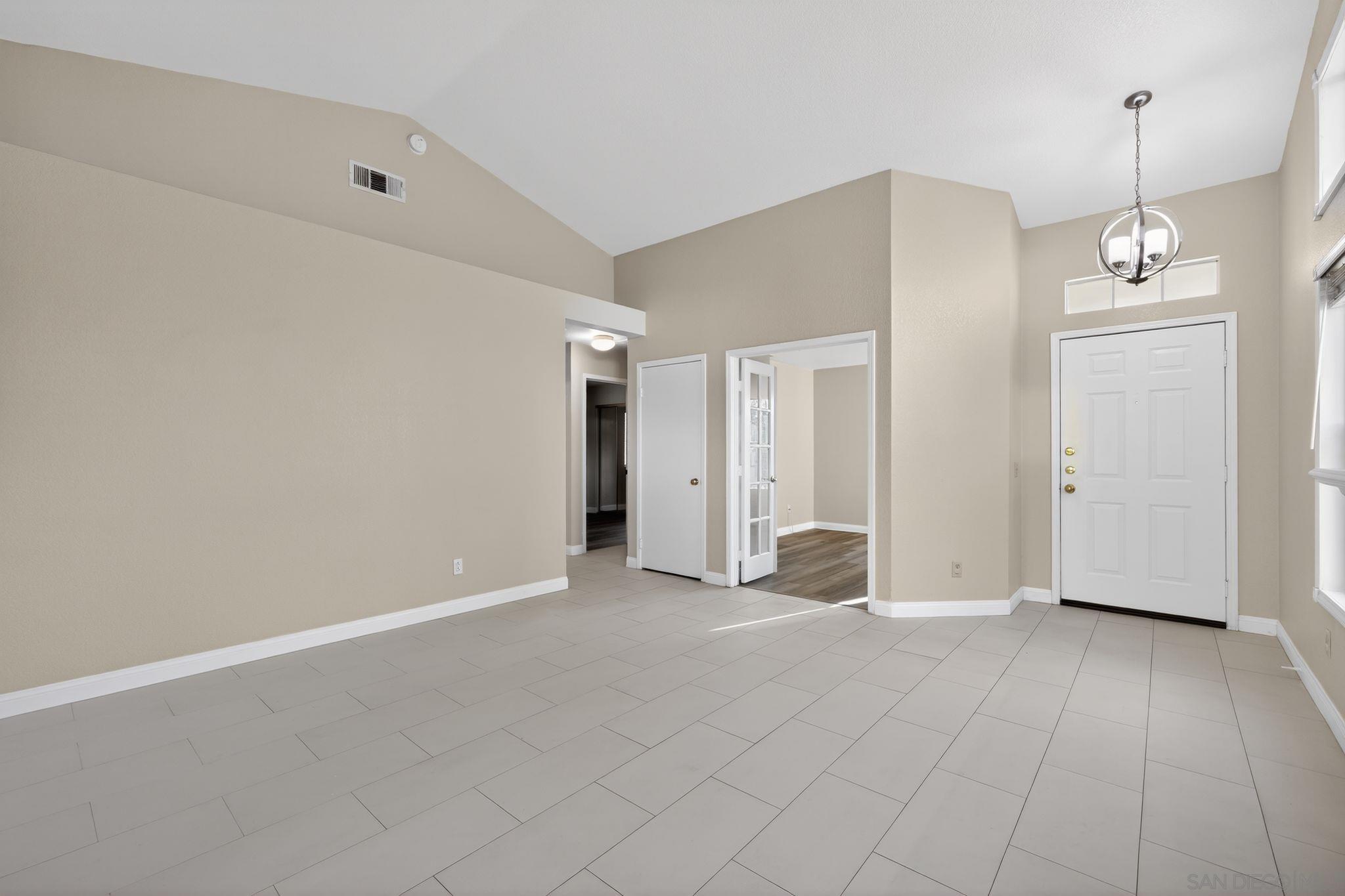 Detail Gallery Image 7 of 31 For 31850  via Barraza, Temecula,  CA 92592 - 3 Beds | 2 Baths