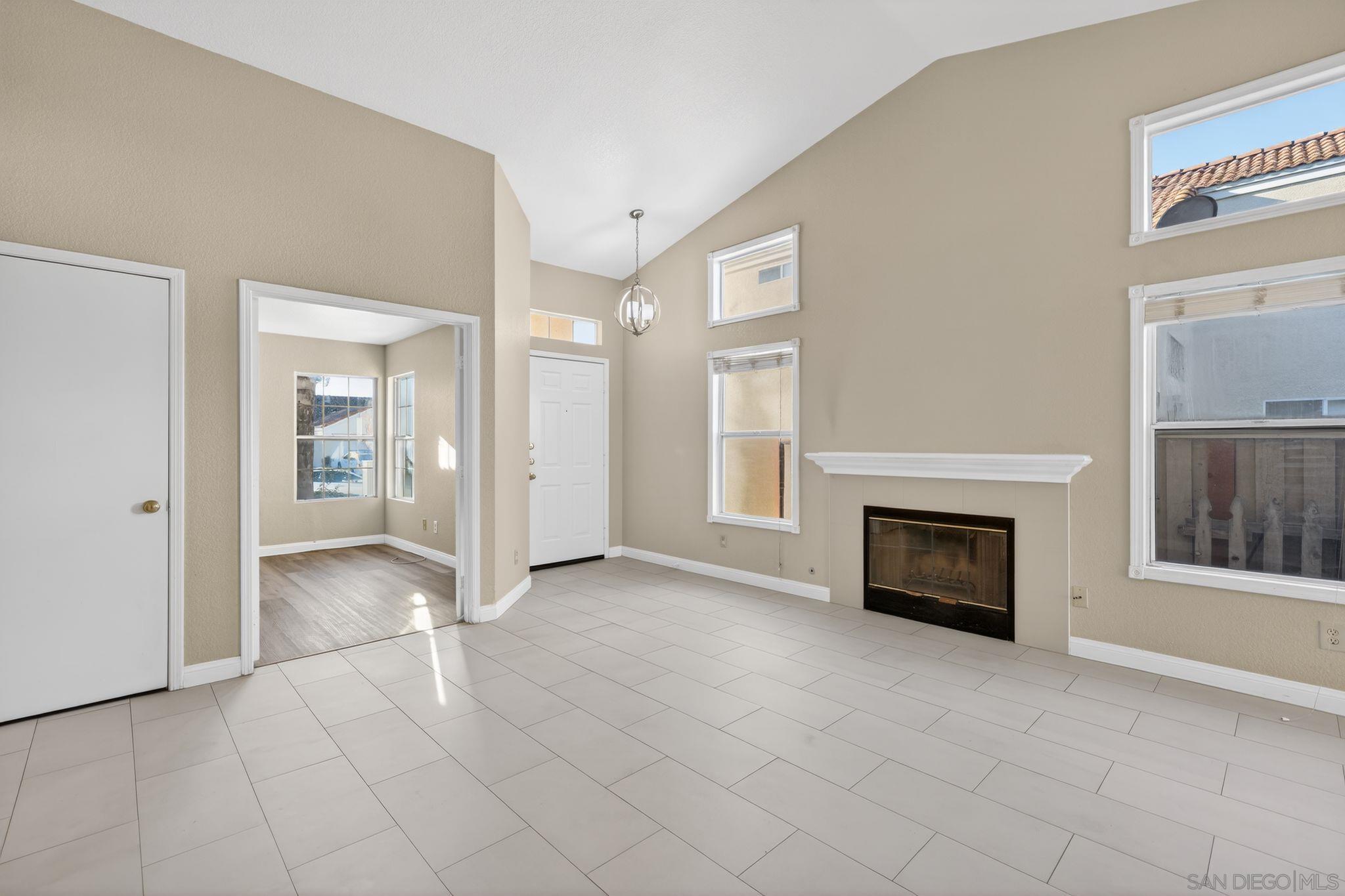 Detail Gallery Image 9 of 31 For 31850  via Barraza, Temecula,  CA 92592 - 3 Beds | 2 Baths