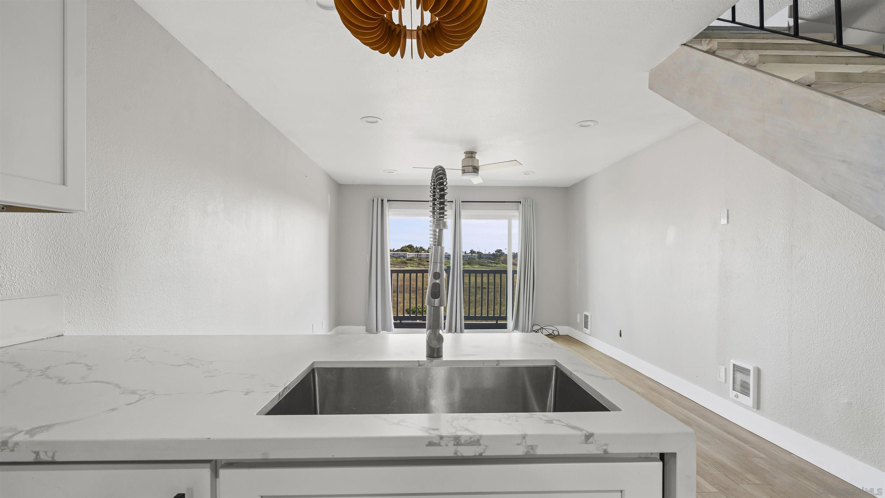 Detail Gallery Image 5 of 26 For 1111  Seacoast Dr.  #50,  Imperial Beach,  CA 91932 - 2 Beds | 1/1 Baths