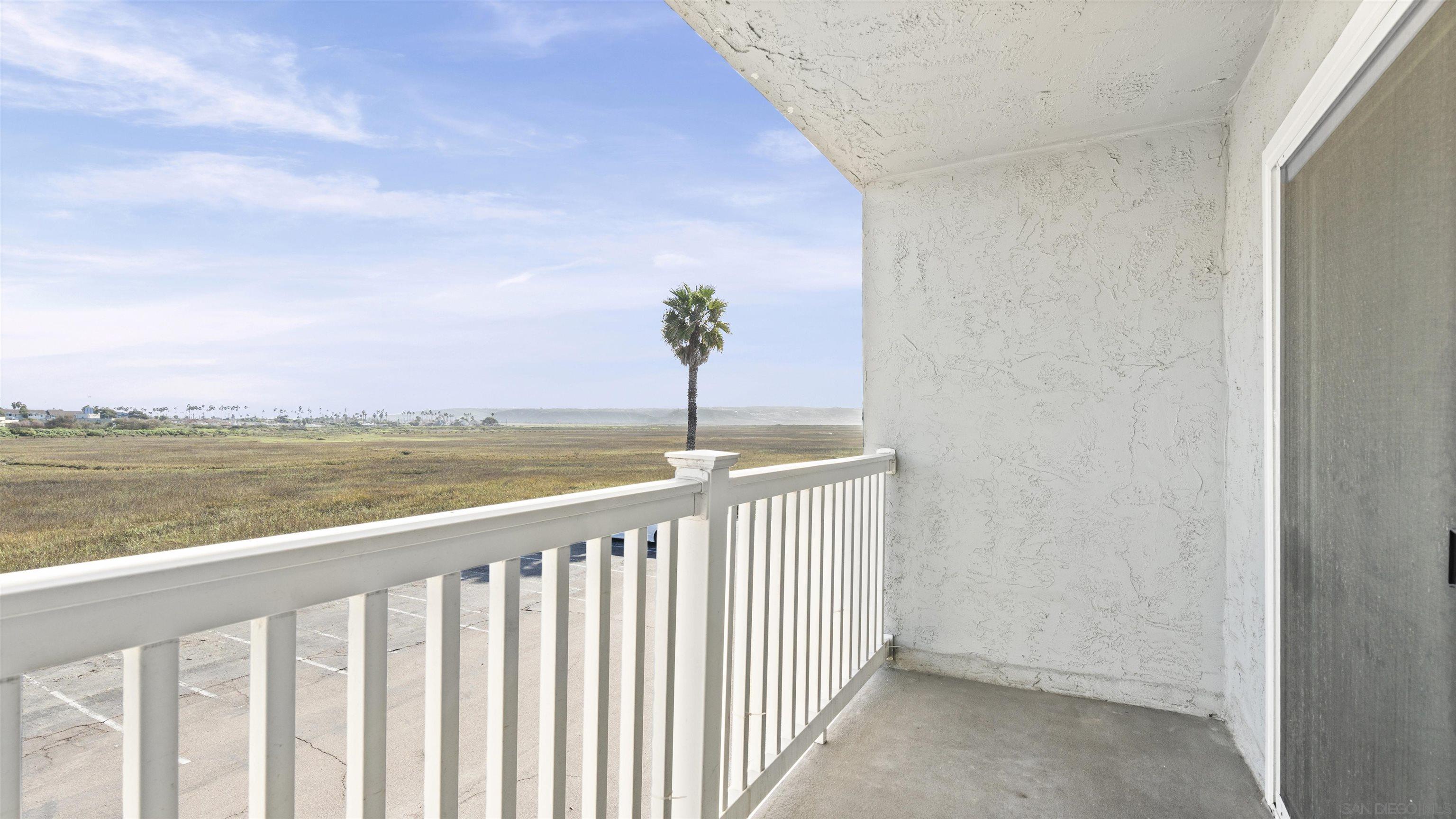 Detail Gallery Image 6 of 26 For 1111  Seacoast Dr.  #50,  Imperial Beach,  CA 91932 - 2 Beds | 1/1 Baths