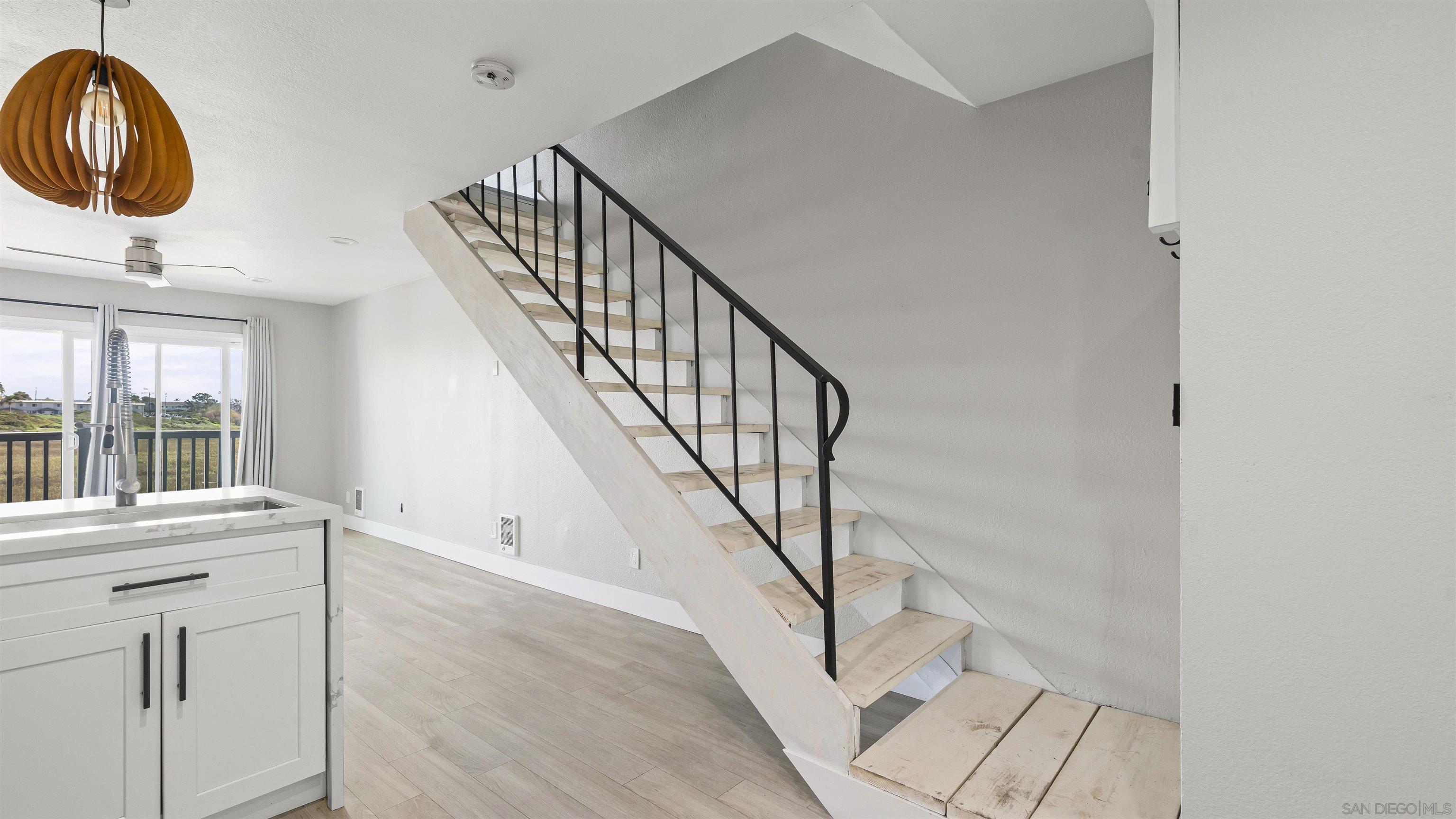 Detail Gallery Image 10 of 26 For 1111  Seacoast Dr.  #50,  Imperial Beach,  CA 91932 - 2 Beds | 1/1 Baths