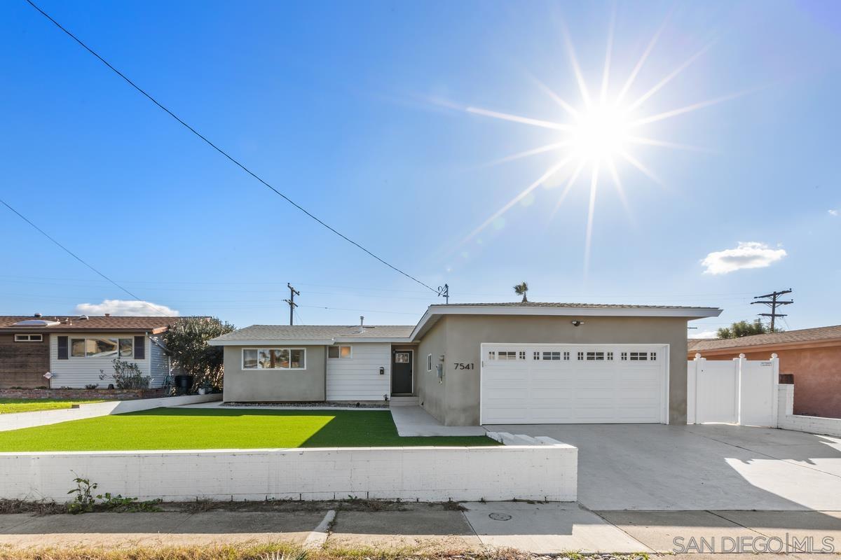 Detail Gallery Image 6 of 29 For 7541  Salizar St, San Diego,  CA 92111 - 4 Beds | 2 Baths