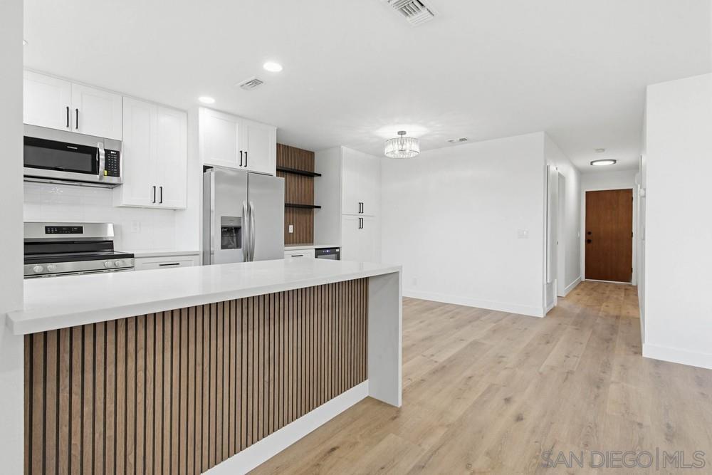 Detail Gallery Image 13 of 45 For 4379  Albatross Way, Oceanside,  CA 92057 - 2 Beds | 2 Baths