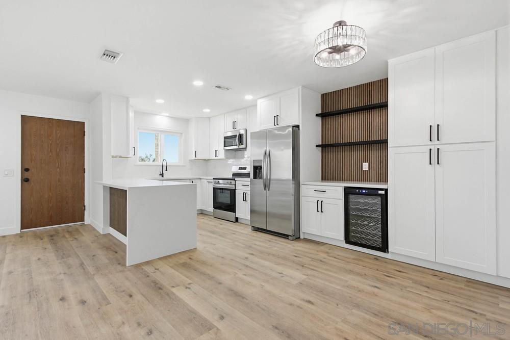 Detail Gallery Image 14 of 45 For 4379  Albatross Way, Oceanside,  CA 92057 - 2 Beds | 2 Baths