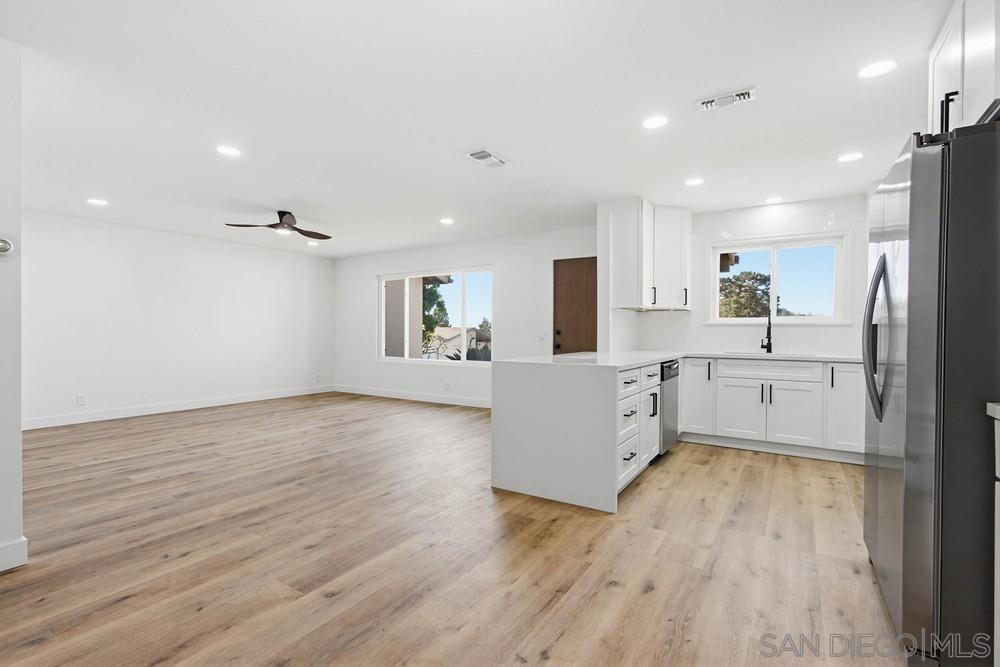 Detail Gallery Image 15 of 45 For 4379  Albatross Way, Oceanside,  CA 92057 - 2 Beds | 2 Baths