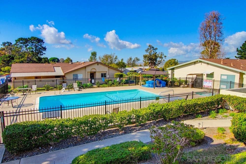 Detail Gallery Image 3 of 45 For 4379  Albatross Way, Oceanside,  CA 92057 - 2 Beds | 2 Baths