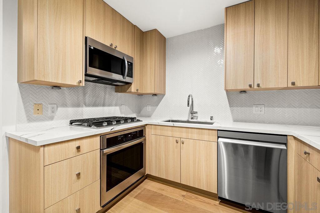 Detail Gallery Image 13 of 31 For 801  Ash St  #402,  San Diego,  CA 92101 - 2 Beds | 2 Baths