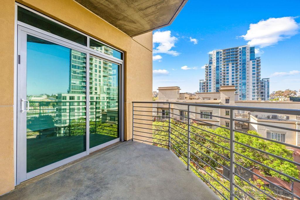 Detail Gallery Image 25 of 31 For 801  Ash St  #402,  San Diego,  CA 92101 - 2 Beds | 2 Baths