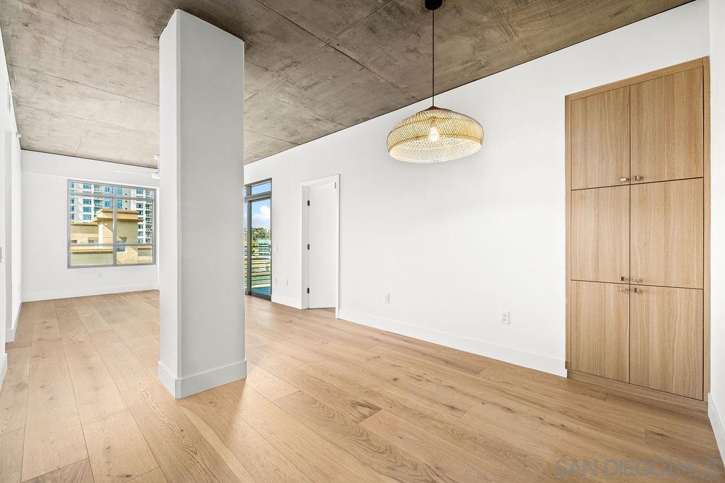Detail Gallery Image 6 of 31 For 801  Ash St  #402,  San Diego,  CA 92101 - 2 Beds | 2 Baths