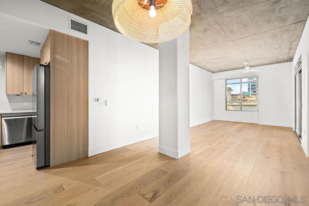 Detail Gallery Image 8 of 31 For 801  Ash St  #402,  San Diego,  CA 92101 - 2 Beds | 2 Baths
