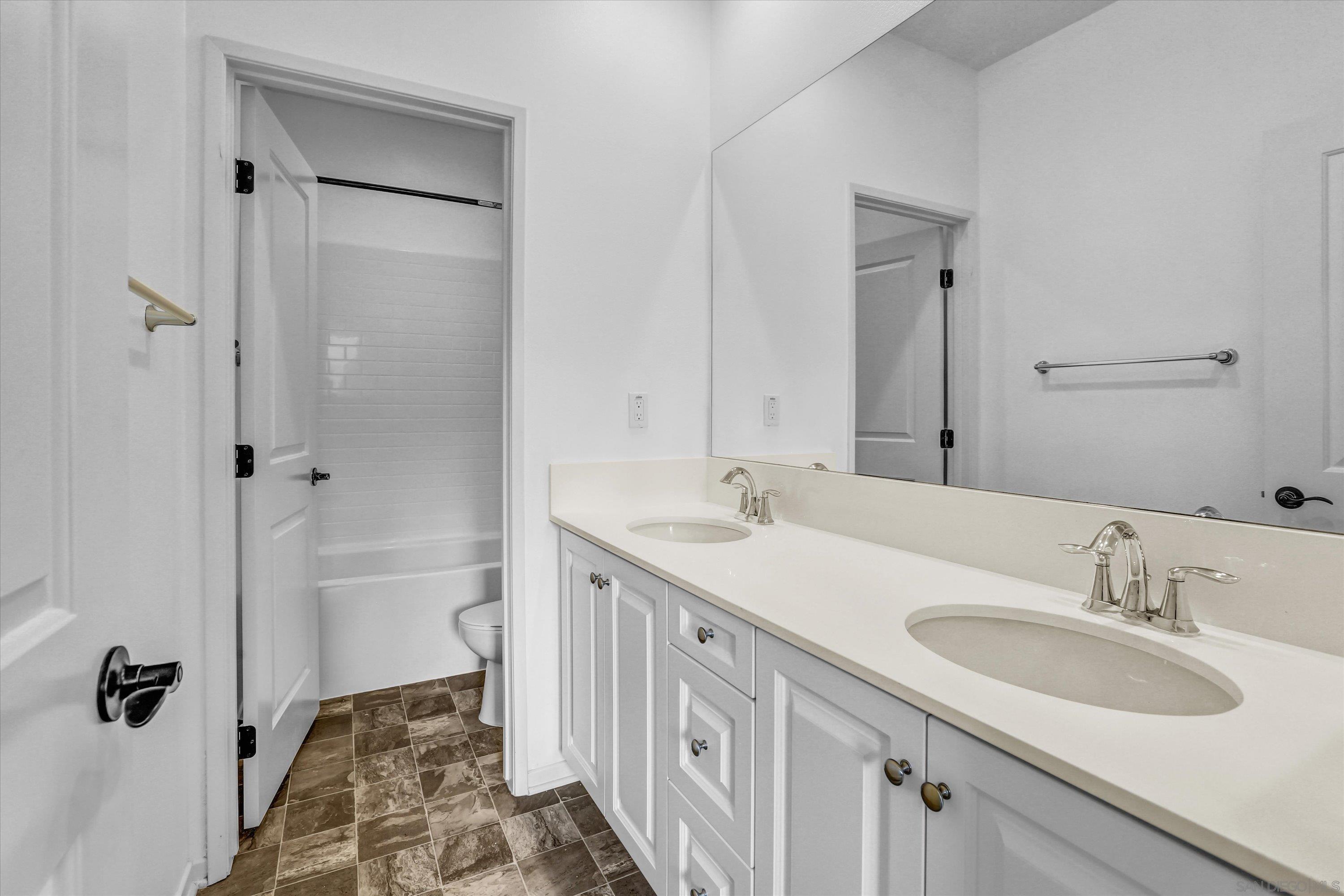 Detail Gallery Image 18 of 31 For 1250  Camino Carmelo, Chula Vista,  CA 91913 - 4 Beds | 3 Baths