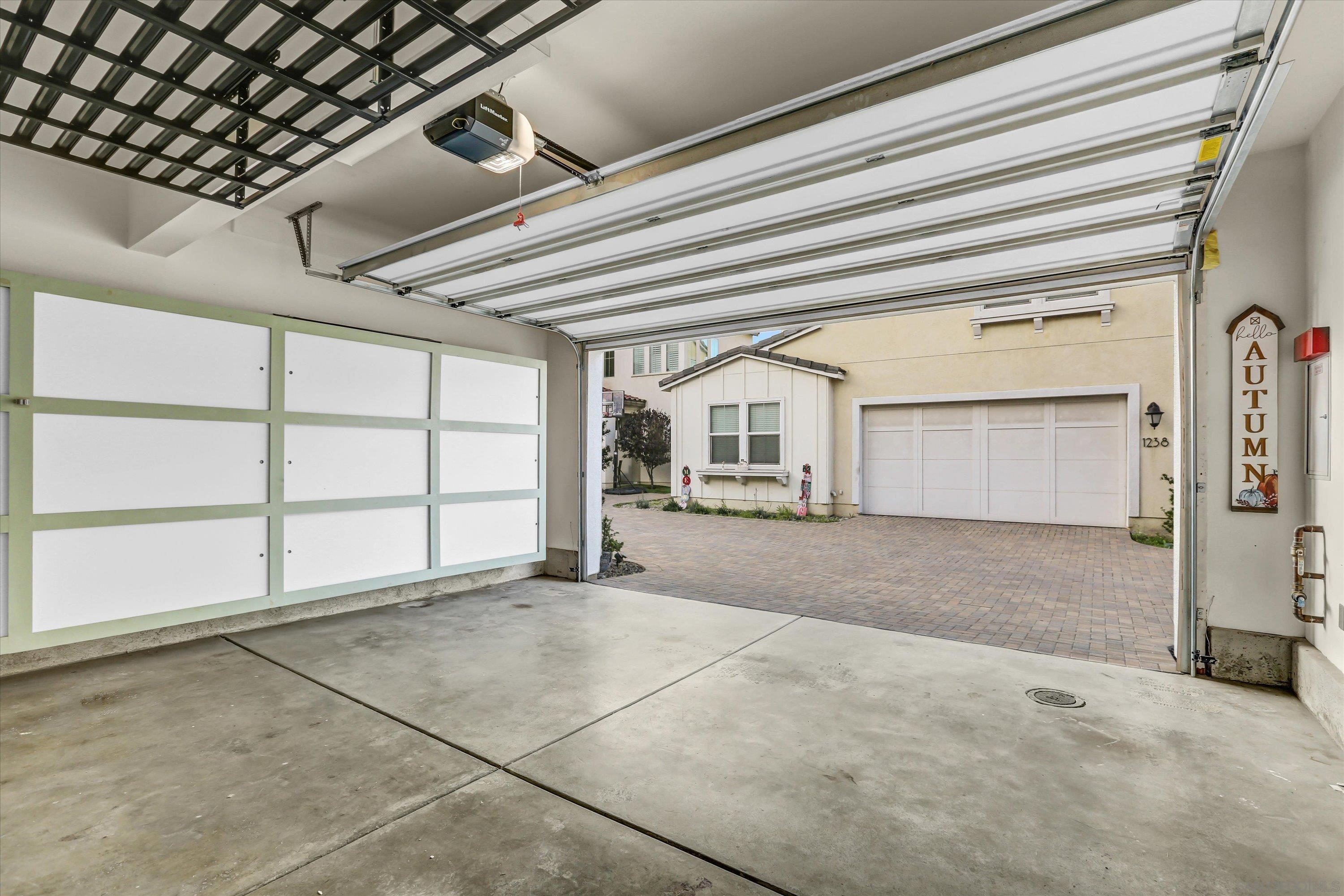 Detail Gallery Image 26 of 31 For 1250  Camino Carmelo, Chula Vista,  CA 91913 - 4 Beds | 3 Baths