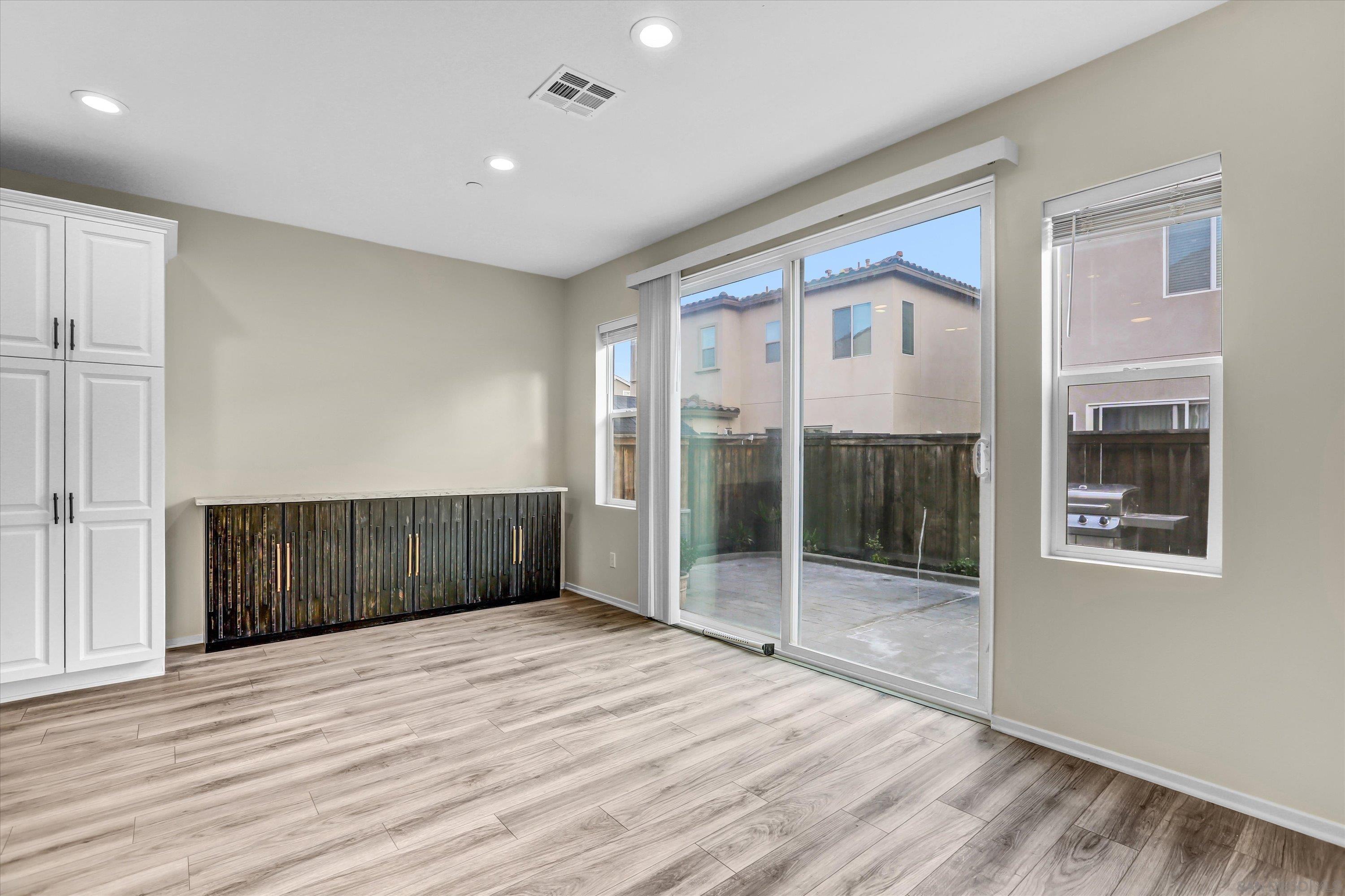 Detail Gallery Image 6 of 31 For 1250  Camino Carmelo, Chula Vista,  CA 91913 - 4 Beds | 3 Baths