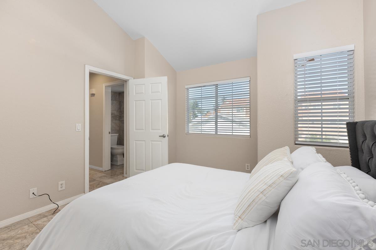 Detail Gallery Image 11 of 17 For 3635  3rd  #3,  San Diego,  CA 92103 - 3 Beds | 2/1 Baths