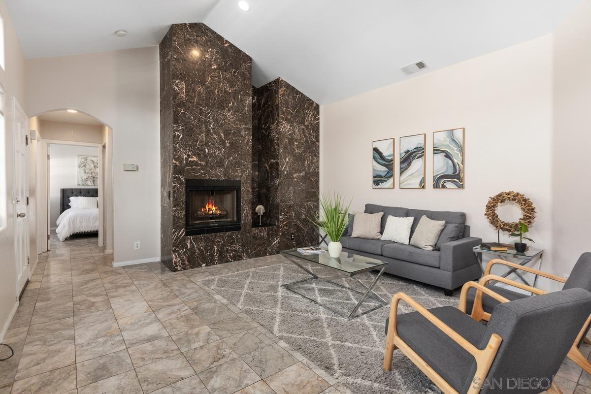 Detail Gallery Image 3 of 17 For 3635  3rd  #3,  San Diego,  CA 92103 - 3 Beds | 2/1 Baths